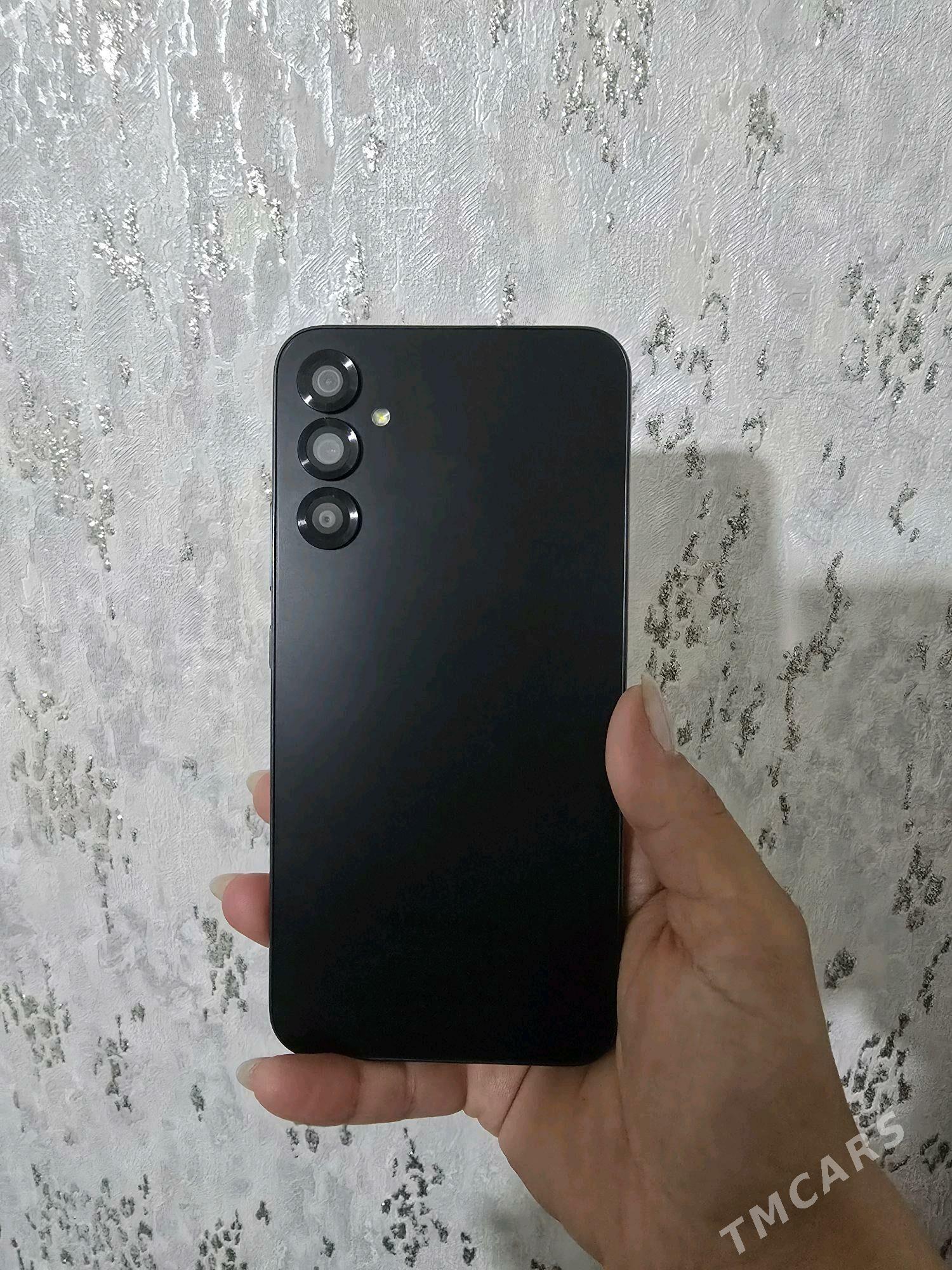 A34 8-128 - Mary - img 1