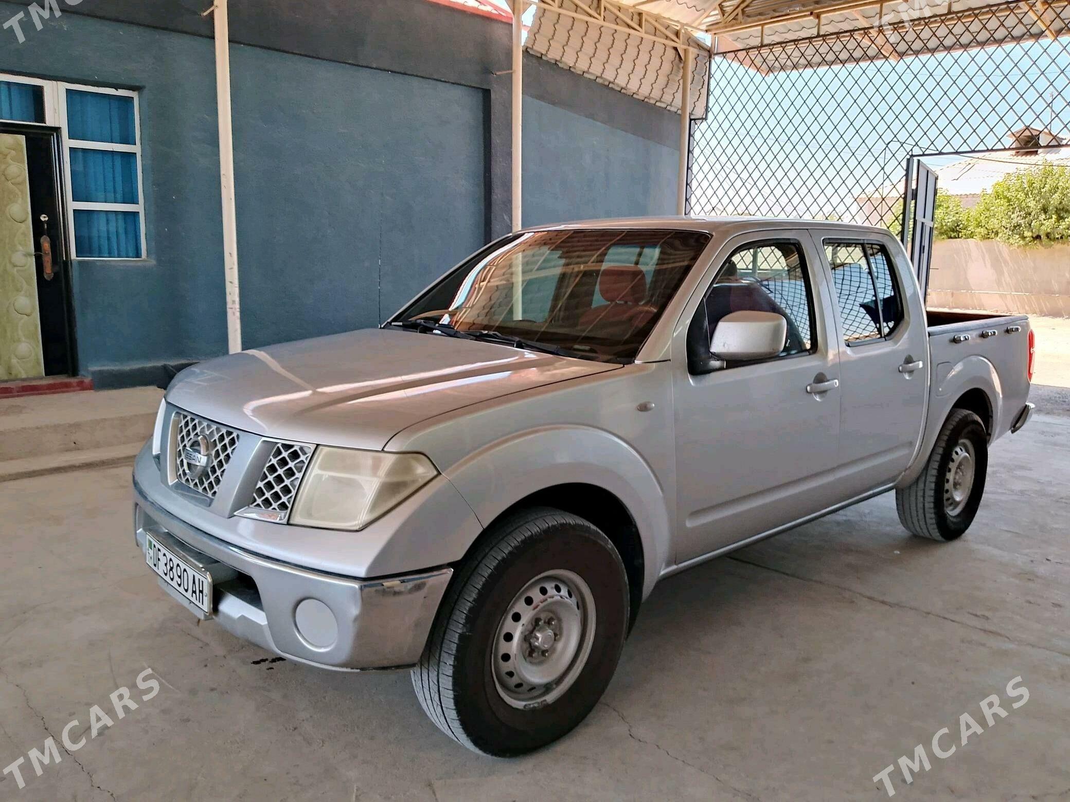 Nissan Navara 2011 - 130 000 TMT - Бахарден - img 1