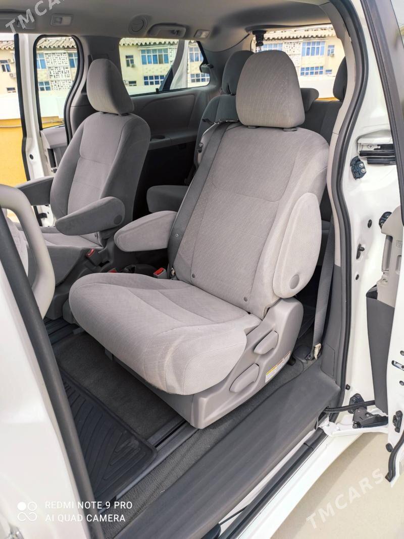 Toyota Sienna 2017 - 365 000 TMT - Мир 2 - img 6