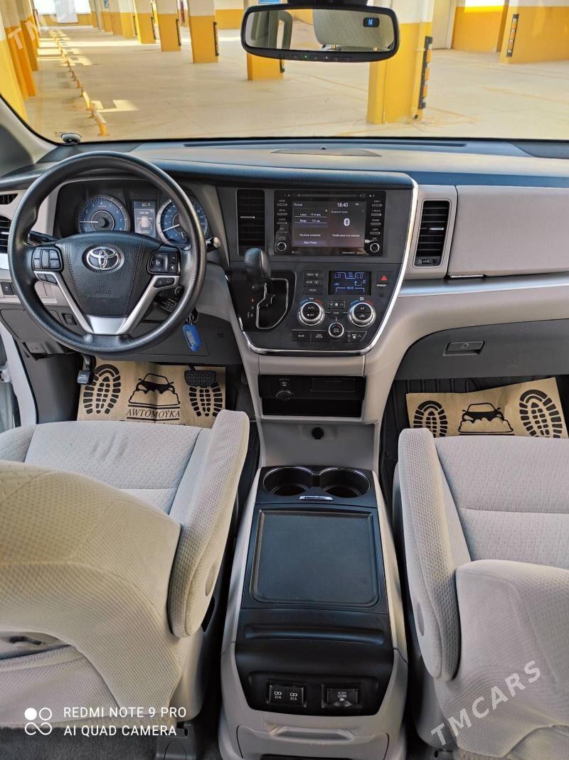 Toyota Sienna 2017 - 365 000 TMT - Мир 2 - img 8