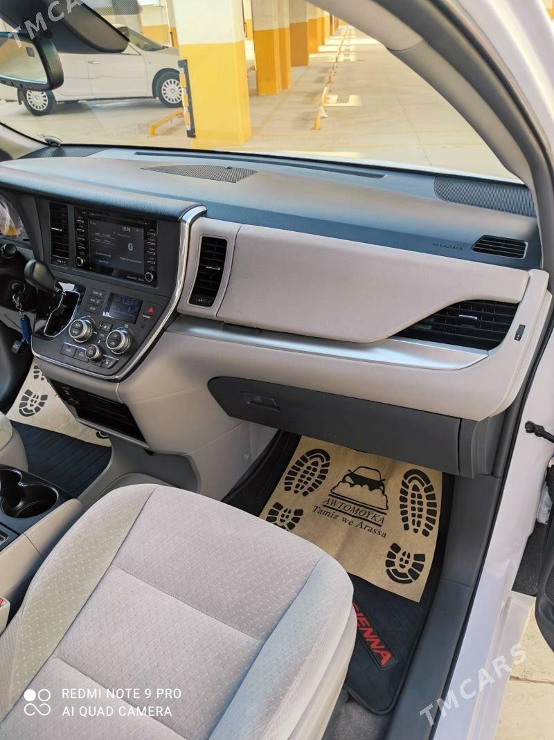 Toyota Sienna 2017 - 365 000 TMT - Мир 2 - img 9