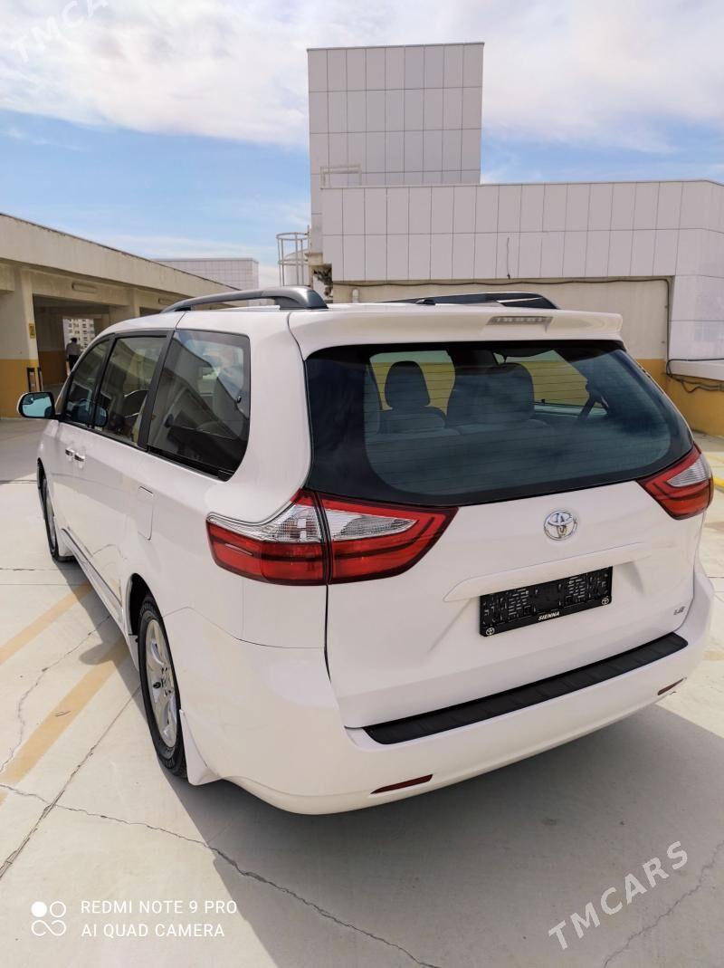 Toyota Sienna 2017 - 365 000 TMT - Мир 2 - img 5