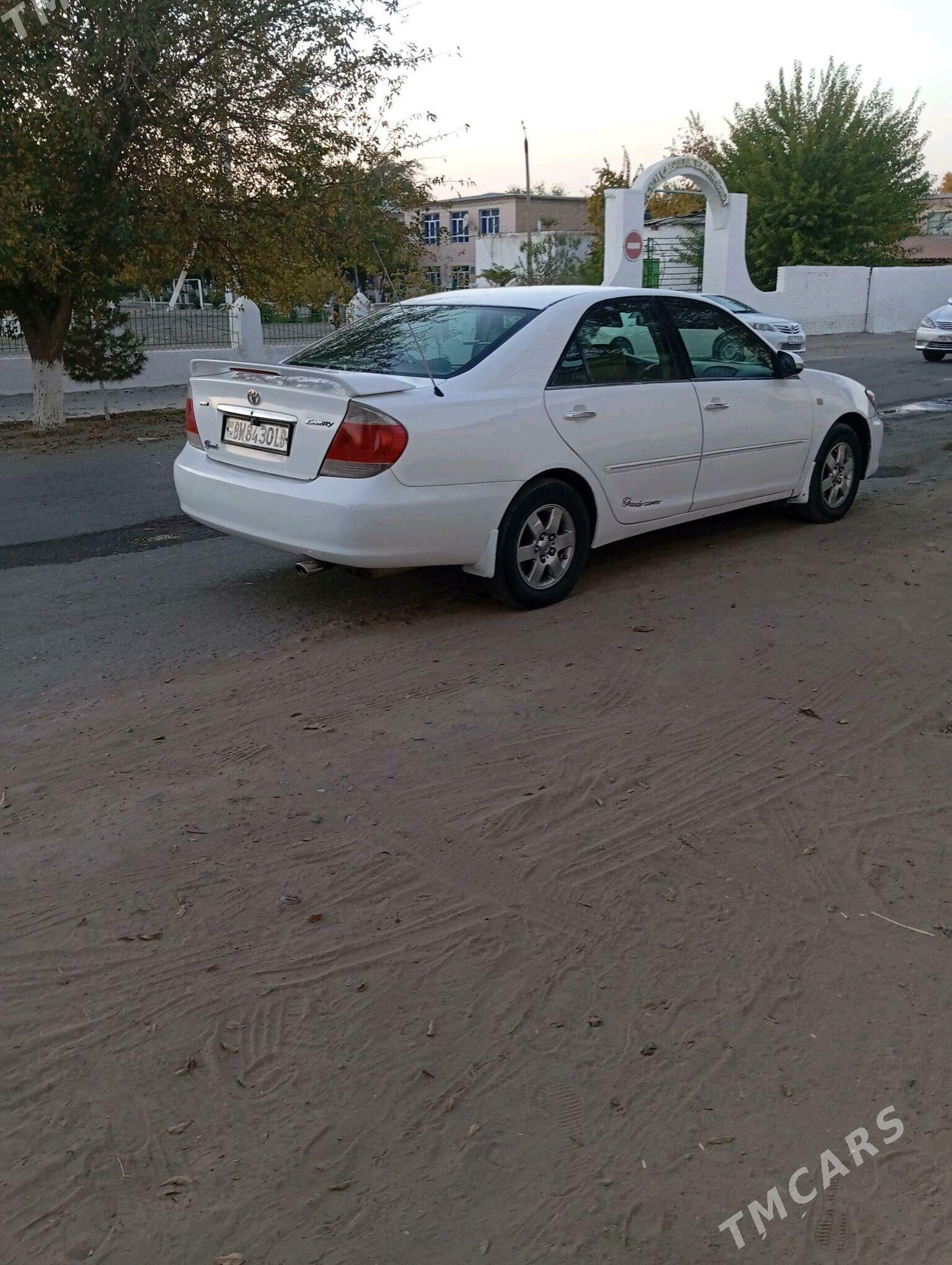 Toyota Camry 2002 - 140 000 TMT - Дянев - img 1