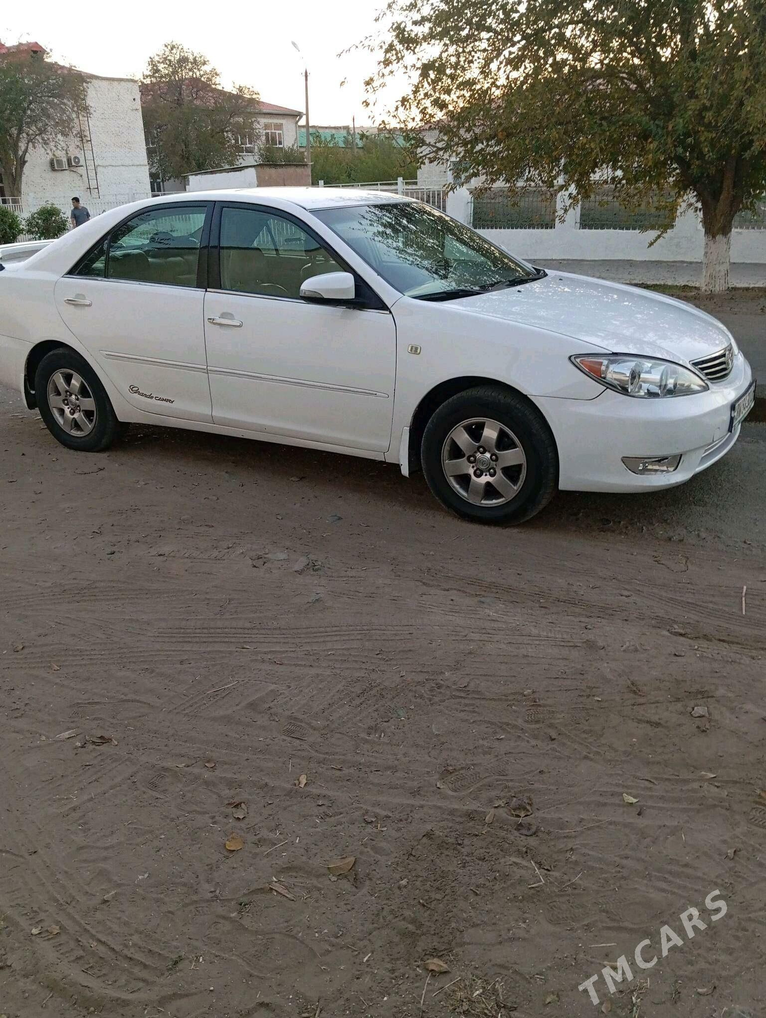 Toyota Camry 2002 - 140 000 TMT - Дянев - img 3