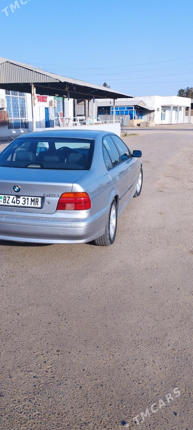 BMW E39 2002 - 75 000 TMT - Мары - img 2