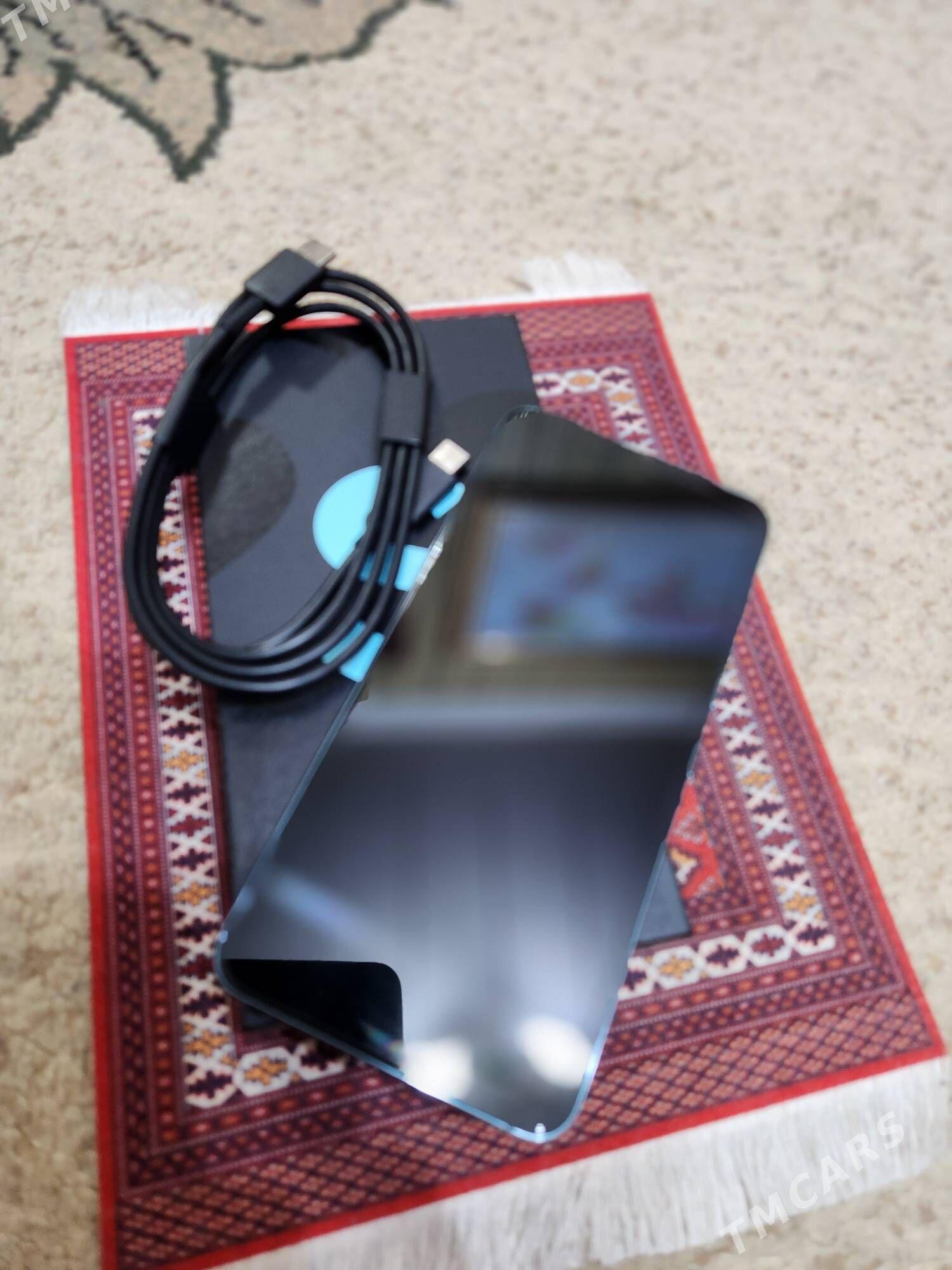 s22 8/128 - Mary - img 5