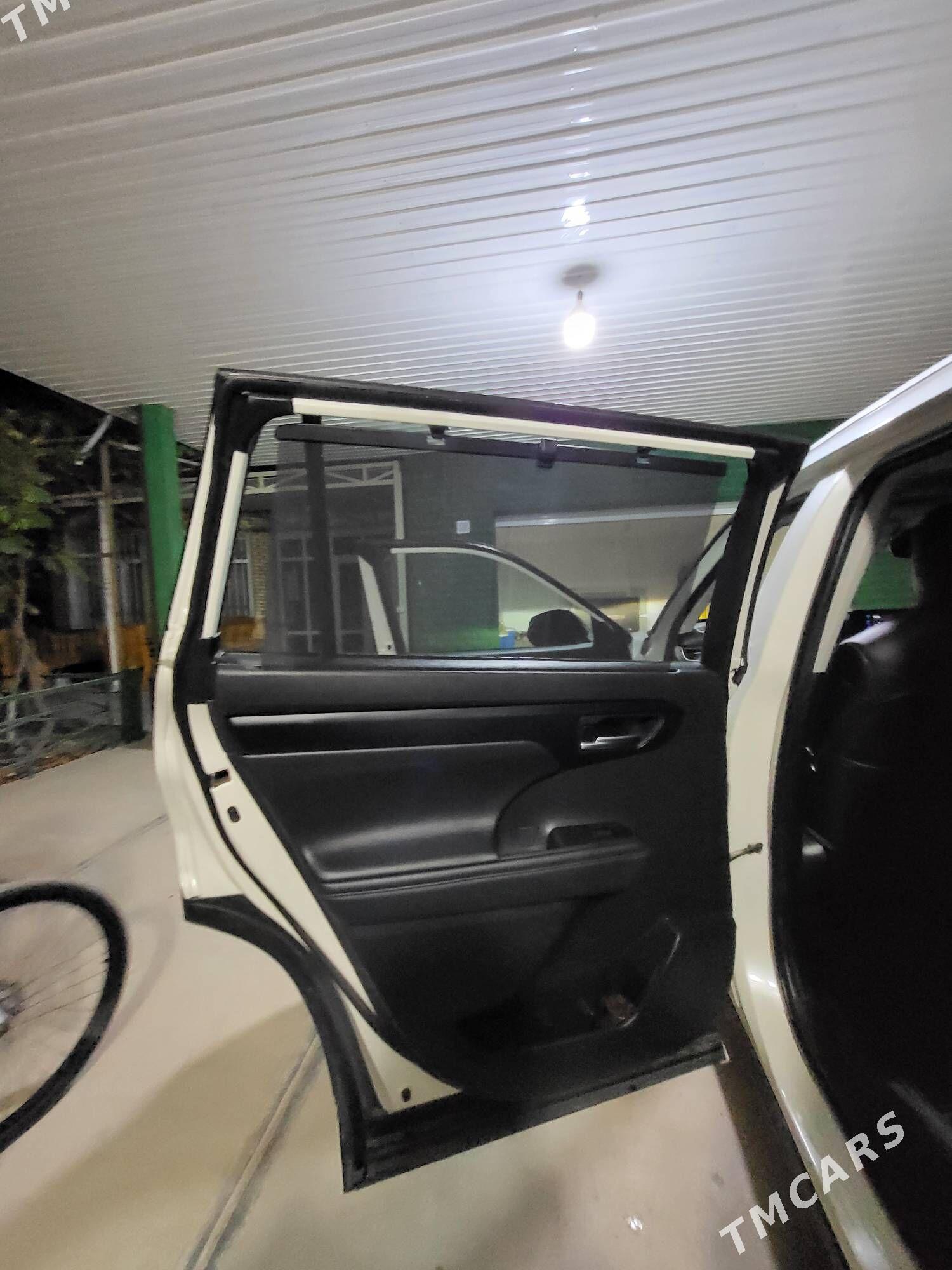 Toyota Highlander 2021 - 600 000 TMT - Балканабат - img 5