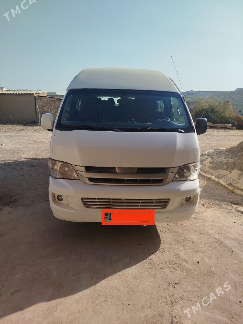 Toyota Hiace 2011 - 180 000 TMT - Мары - img 1