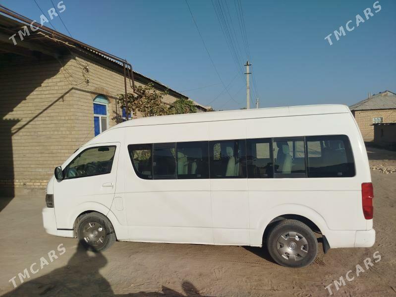 Toyota Hiace 2011 - 180 000 TMT - Mary - img 9