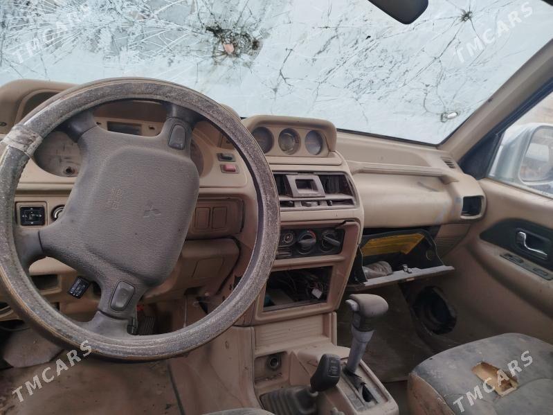 Mitsubishi Montero 1994 - 25 000 TMT - Гарабекевюл - img 2