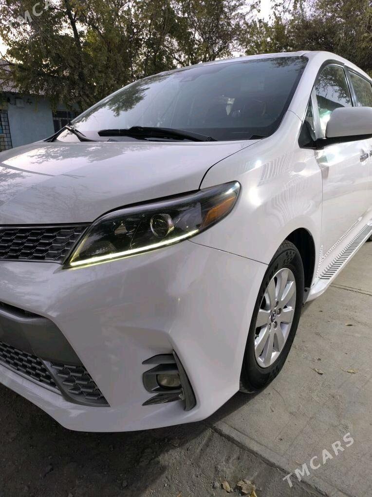 Toyota Sienna 2019 - 426 000 TMT - Койтендаг - img 10