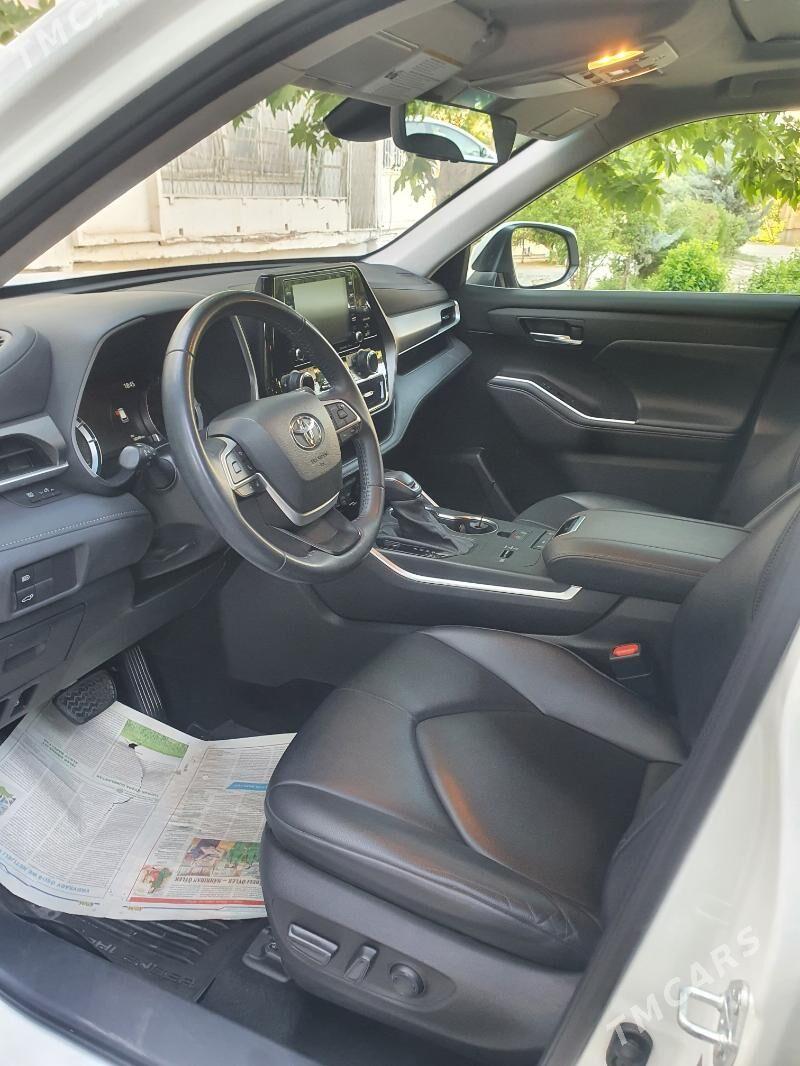 Toyota Highlander 2021 - 615 000 TMT - Ашхабад - img 1