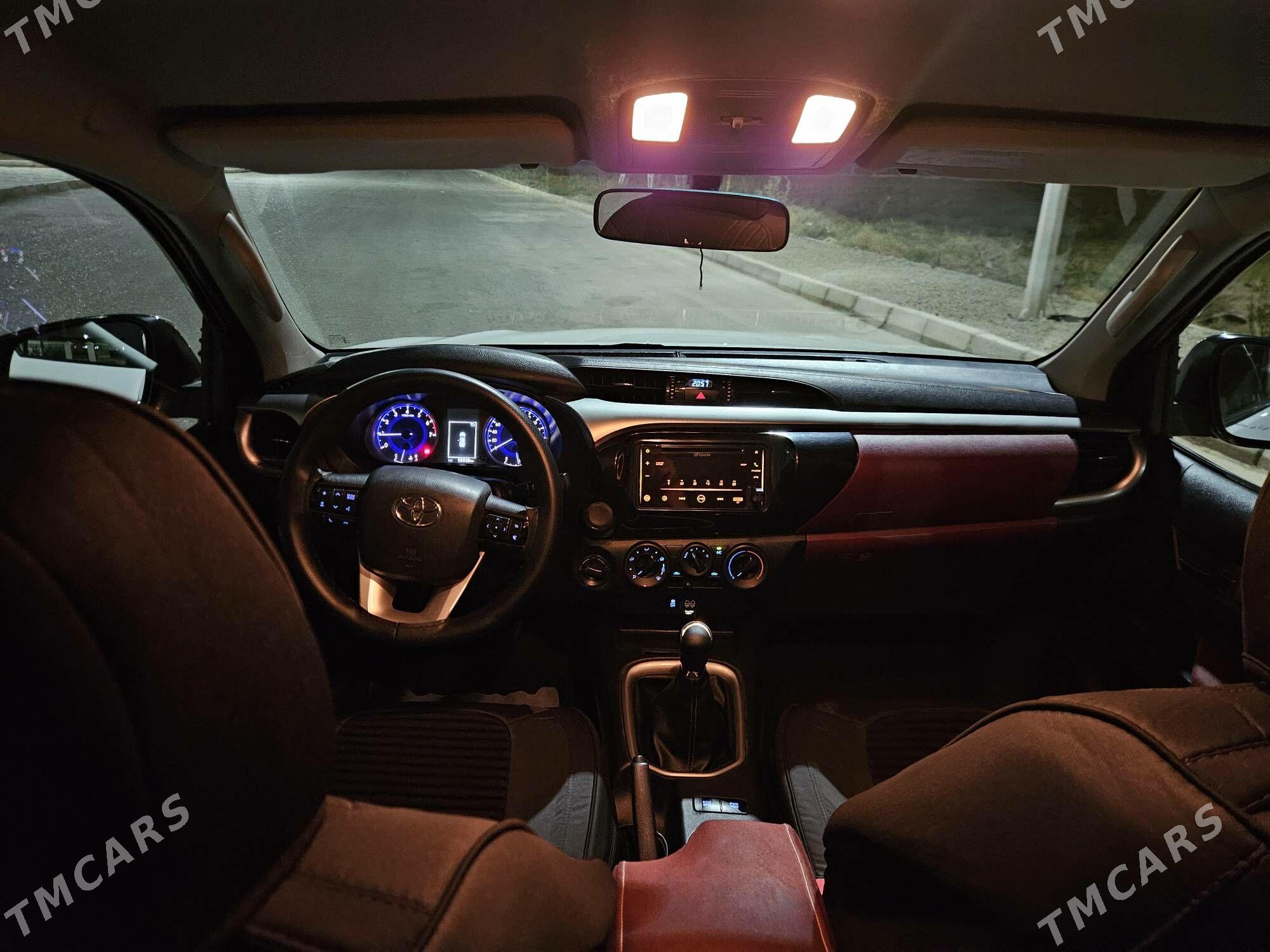 Toyota Hilux 2020 - 510 000 TMT - Ашхабад - img 3