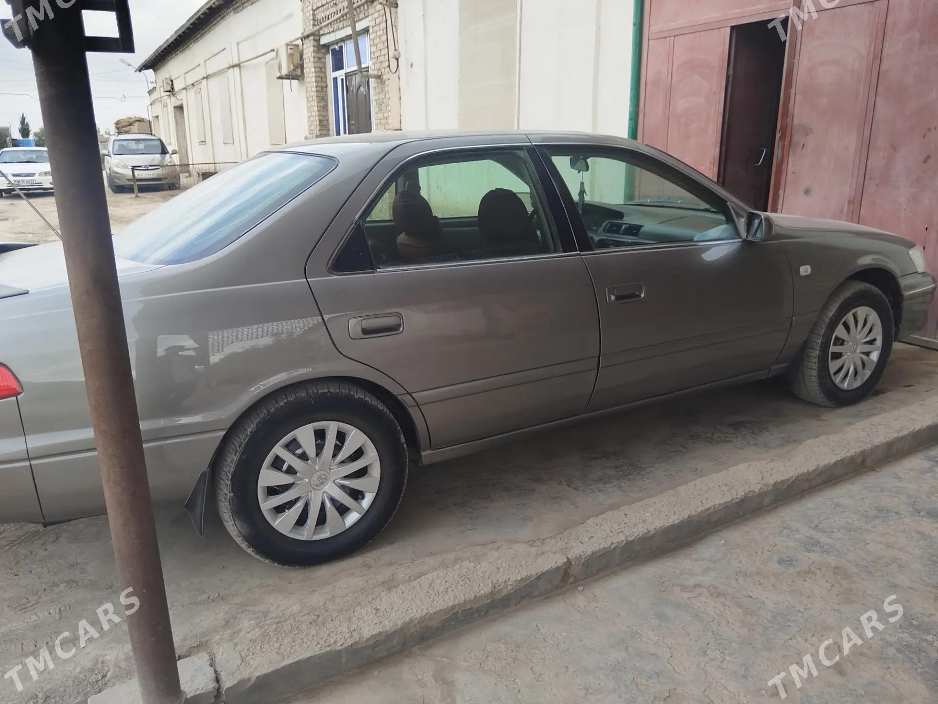 Toyota Camry 1999 - 140 000 TMT - Гурбансолтан Едже - img 2