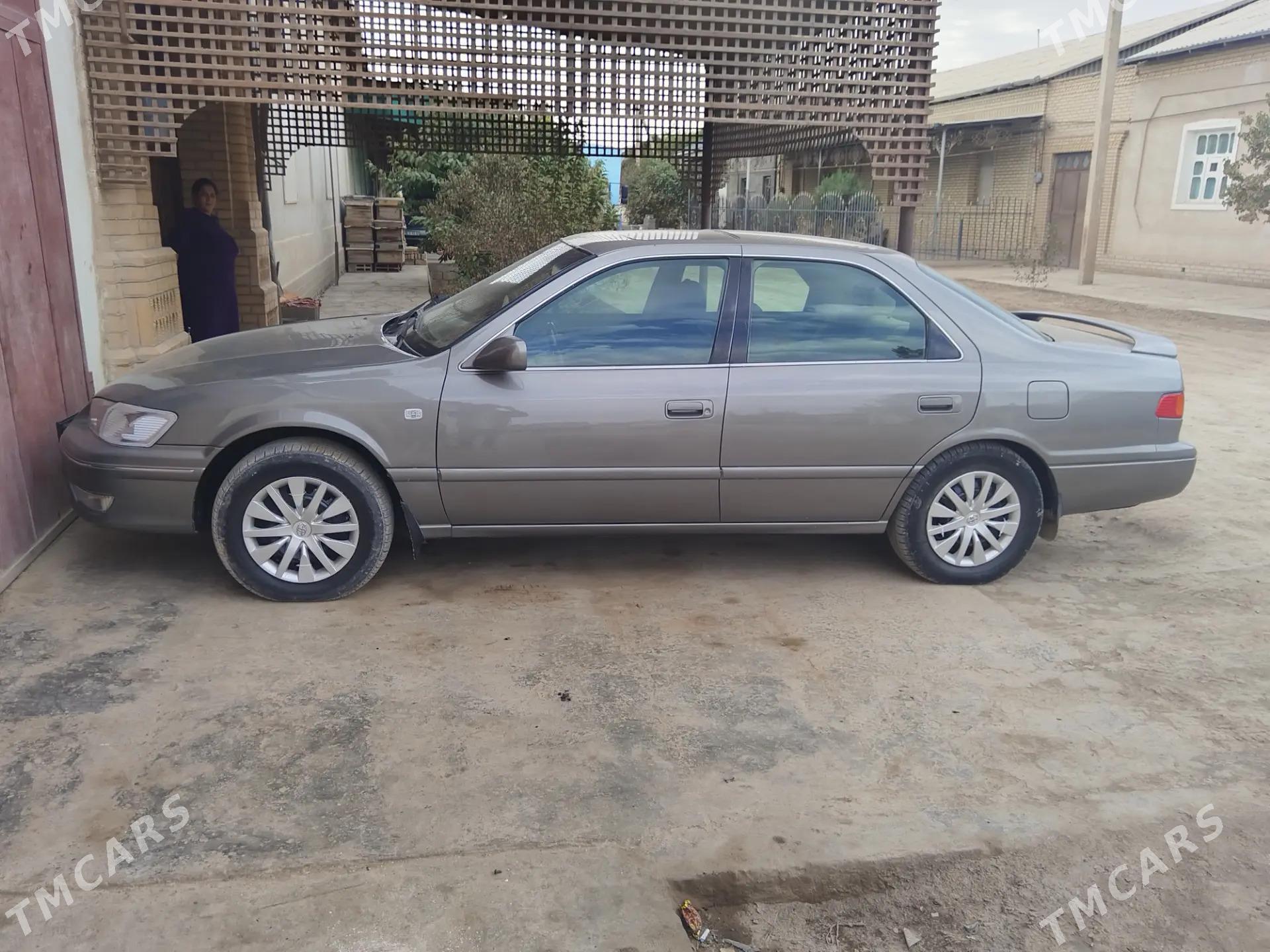 Toyota Camry 1999 - 140 000 TMT - Гурбансолтан Едже - img 4