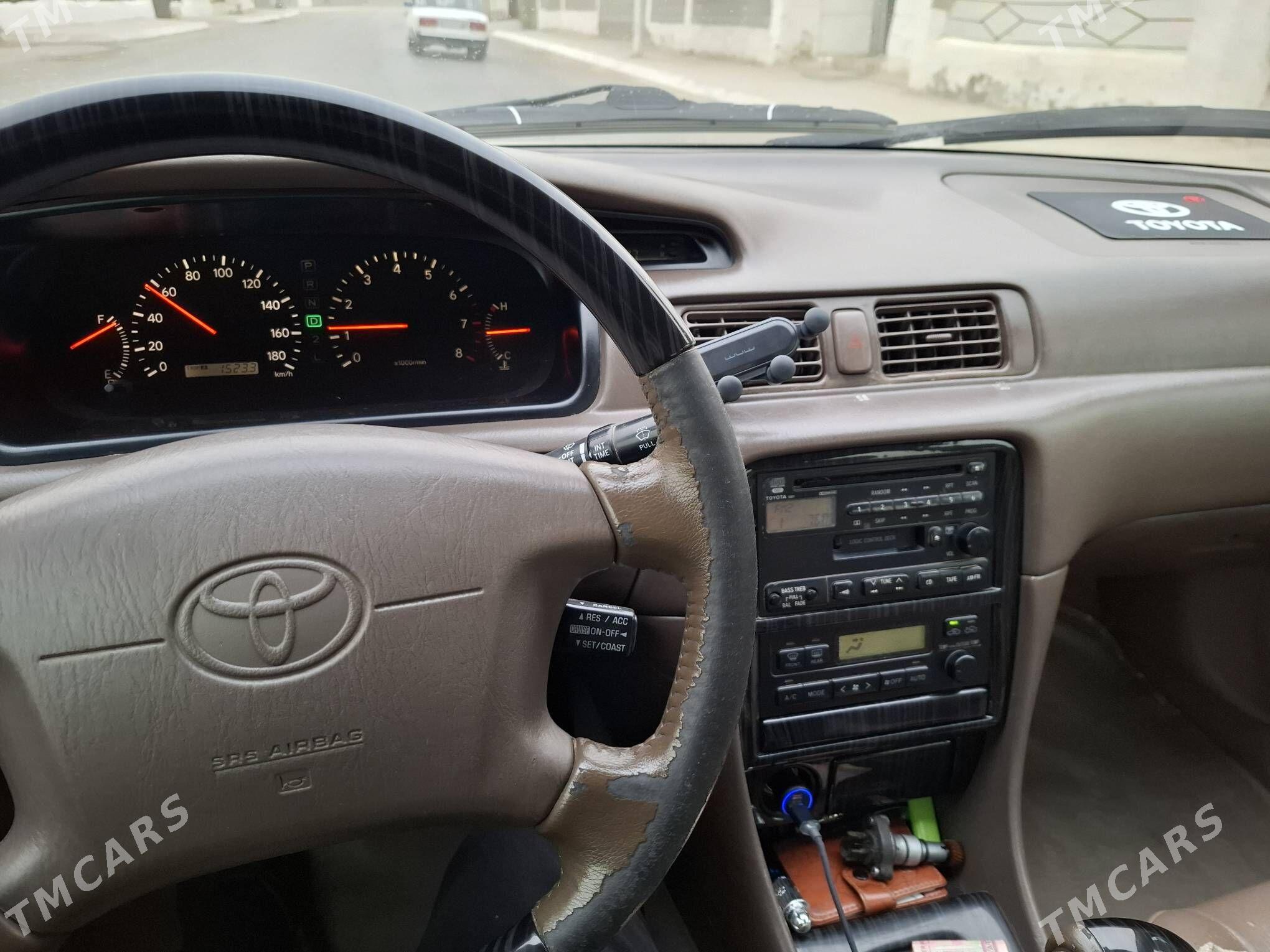 Toyota Camry 2000 - 150 000 TMT - Махтумкули - img 3