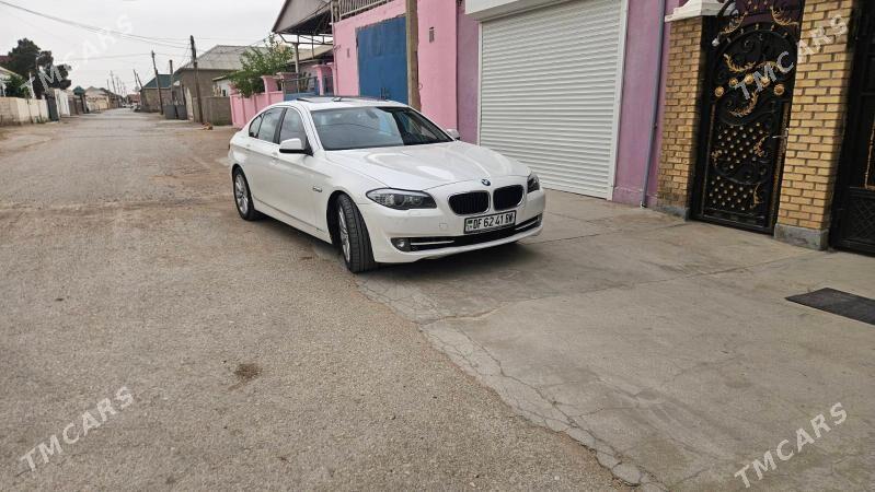 BMW 5 Series 2010 - 230 000 TMT - Балканабат - img 2