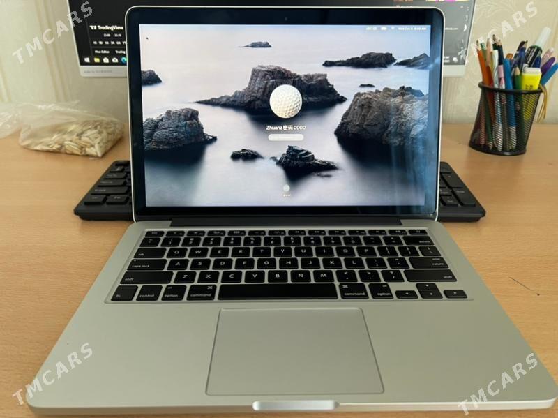 MacBook Pro - Mary - img 3