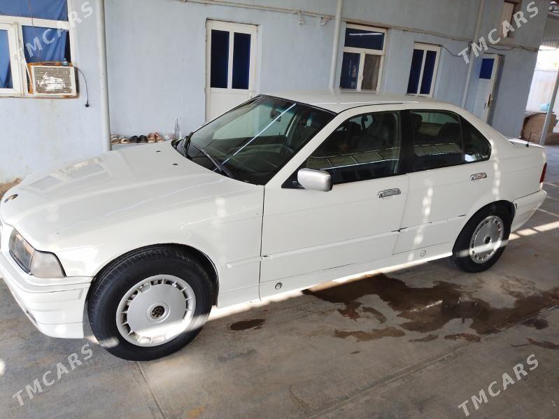 BMW 320 1992 - 31 000 TMT - Сакар - img 3