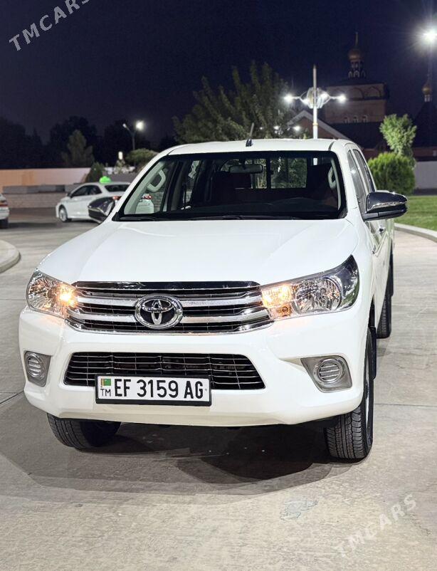 Toyota Hilux 2022 - 460 000 TMT - Aşgabat - img 4