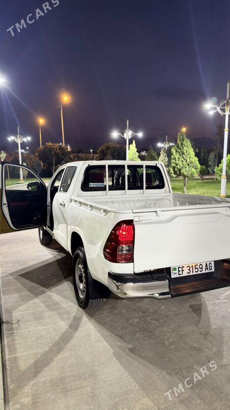 Toyota Hilux 2022 - 460 000 TMT - Aşgabat - img 2