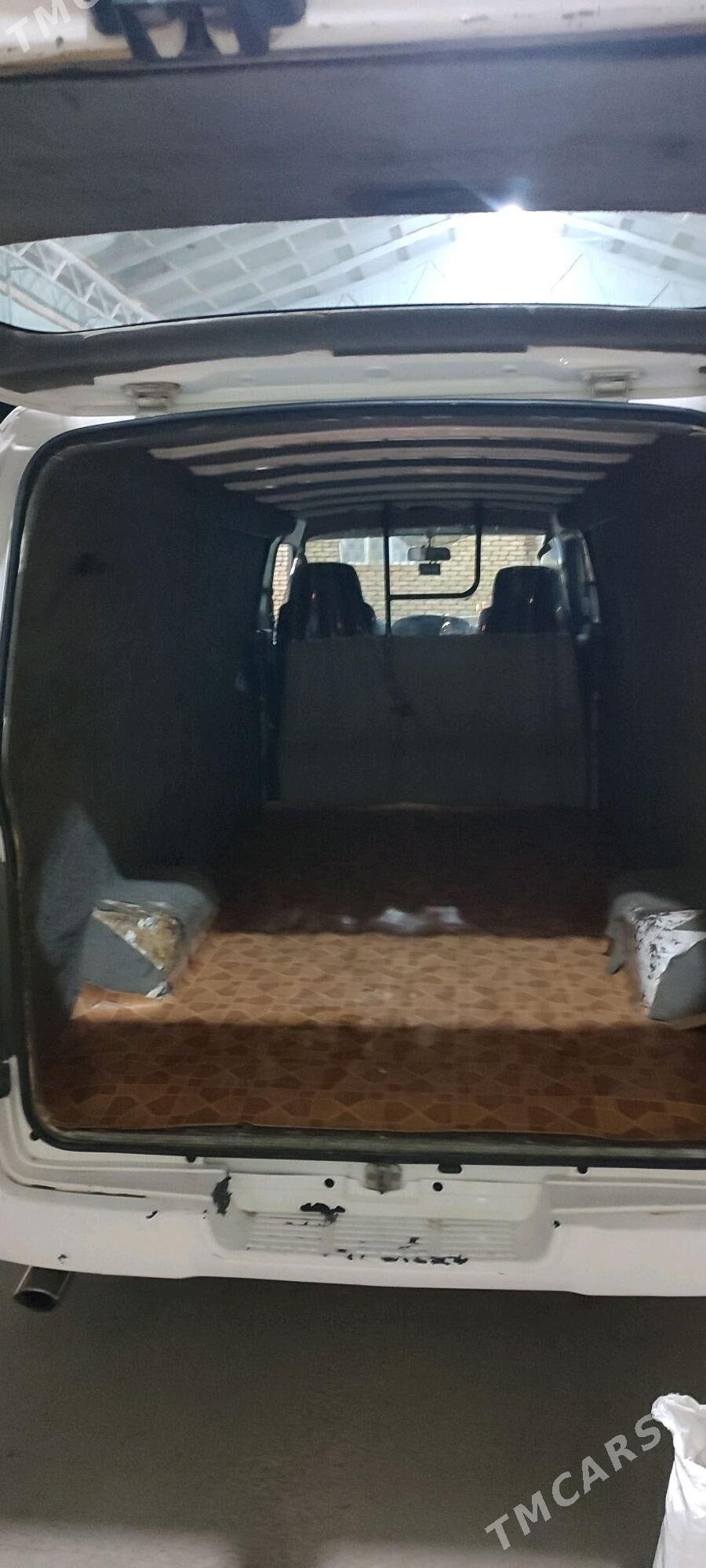 Nissan Urvan 2010 - 165 000 TMT - Мары - img 6