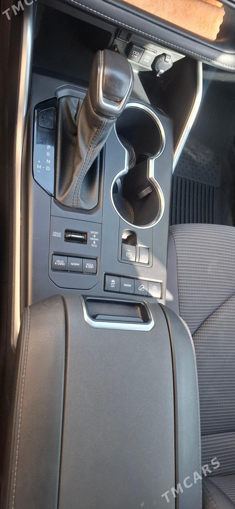 Toyota Highlander 2021 - 576 000 TMT - Векильбазар - img 9