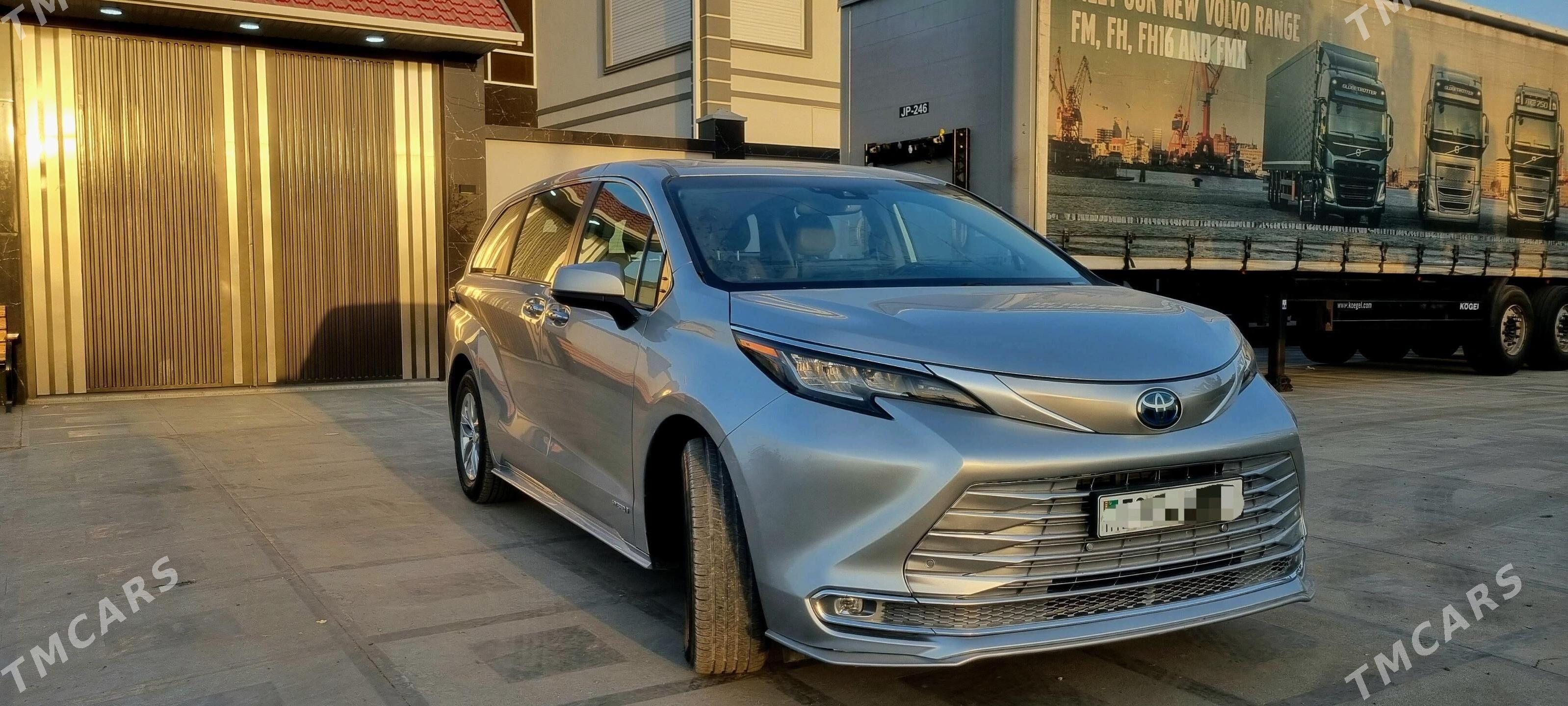 Toyota Sienna 2022 - 500 000 TMT - Мары - img 3
