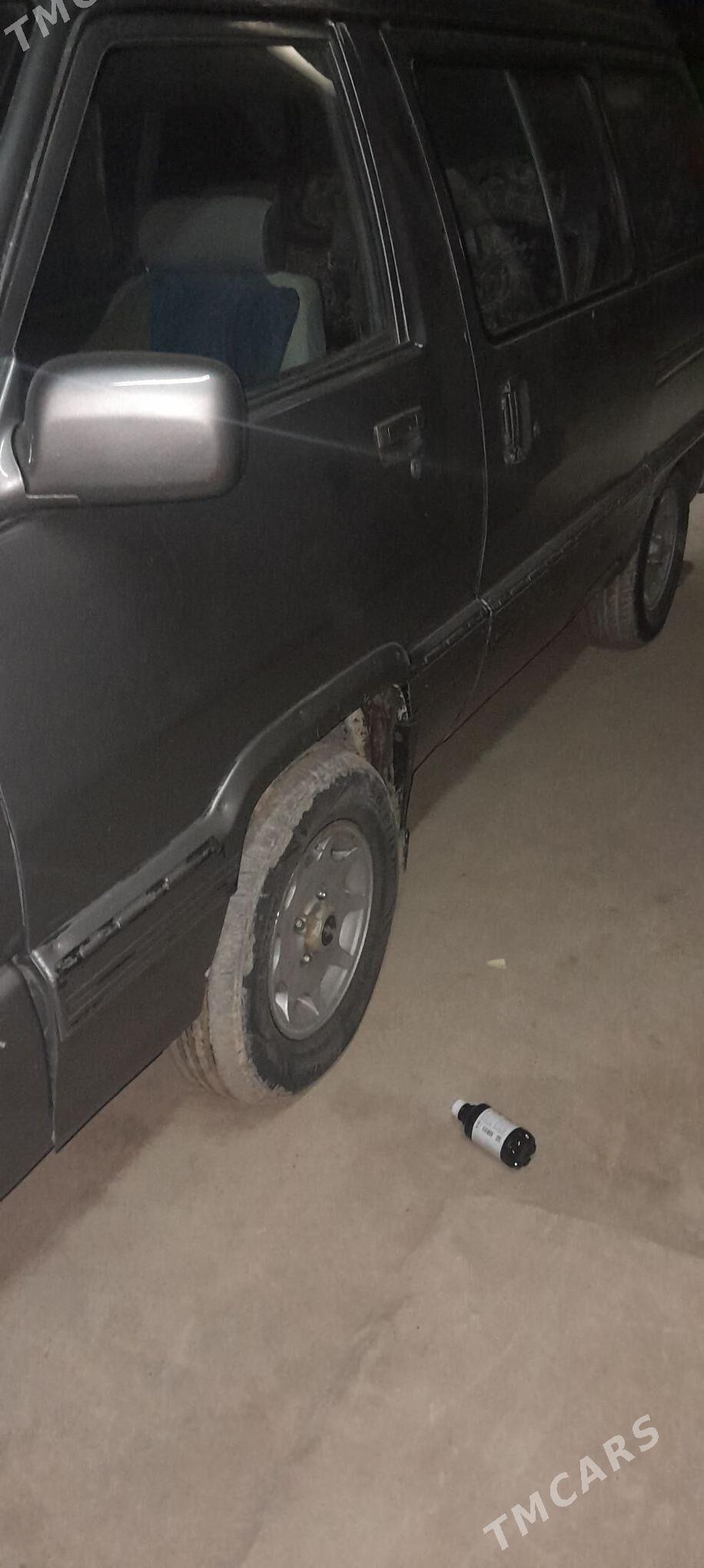 Toyota Town Ace 1990 - 19 000 TMT - Ýolöten - img 3