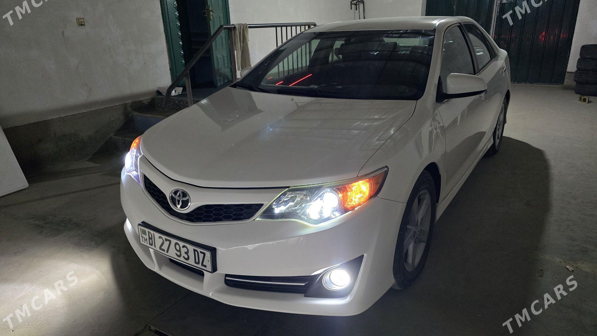 Toyota Camry 2012 - 230 000 TMT - Кёнеургенч - img 1