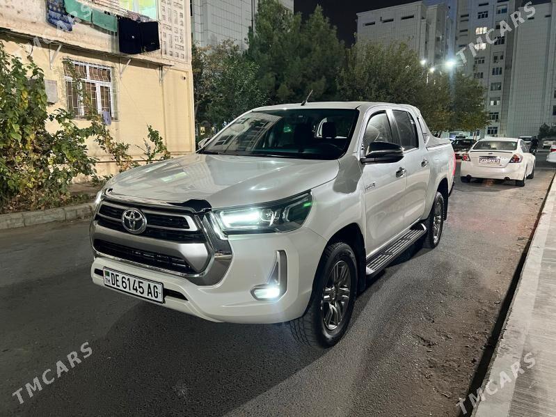 Toyota Hilux 2022 - 600 000 TMT - Aşgabat - img 6