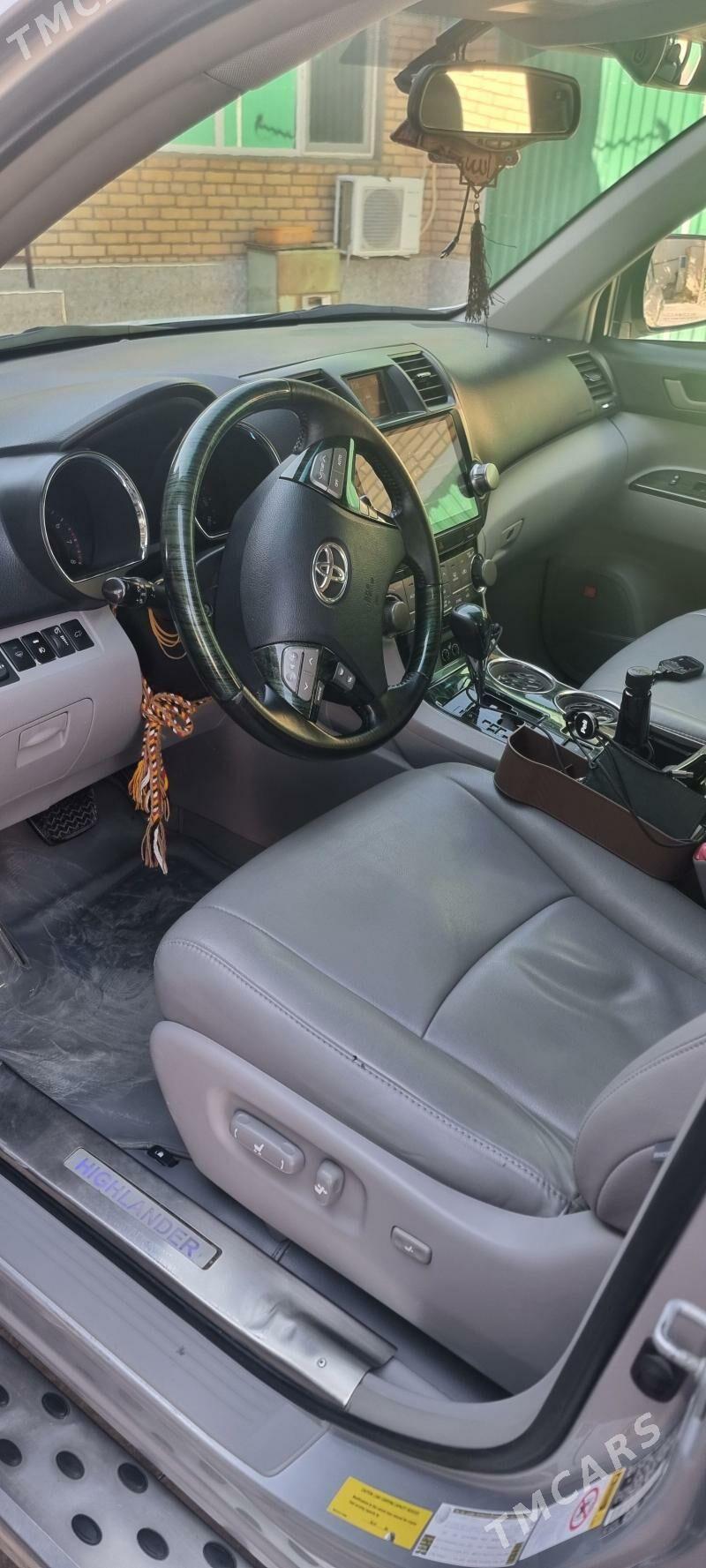 Toyota Highlander 2010 - 350 000 TMT - Халач - img 4