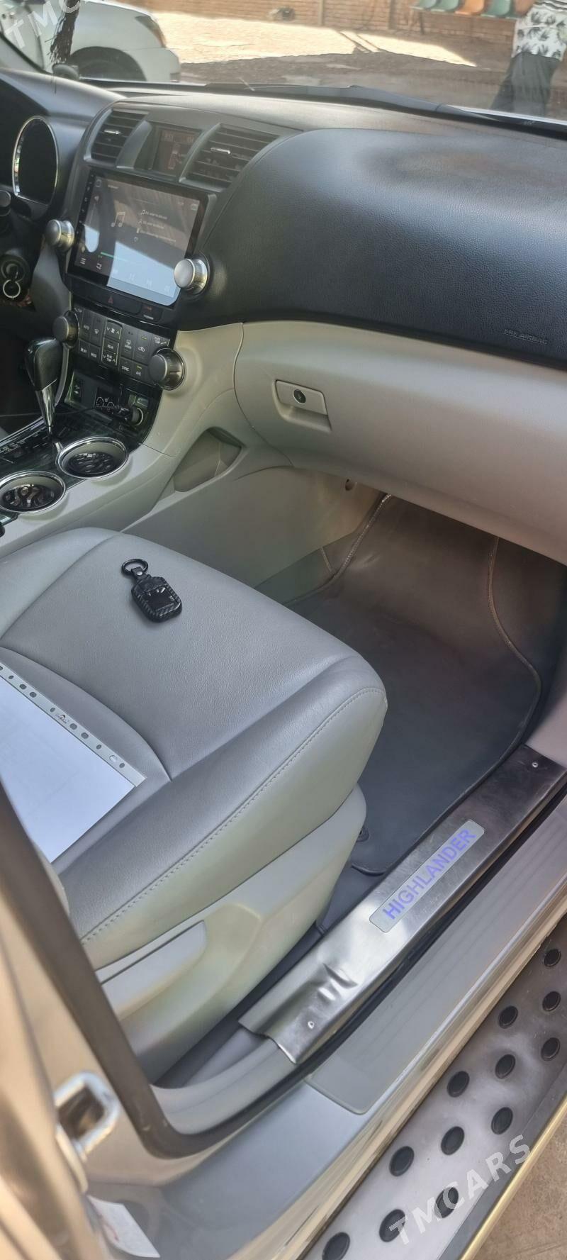 Toyota Highlander 2010 - 350 000 TMT - Халач - img 3