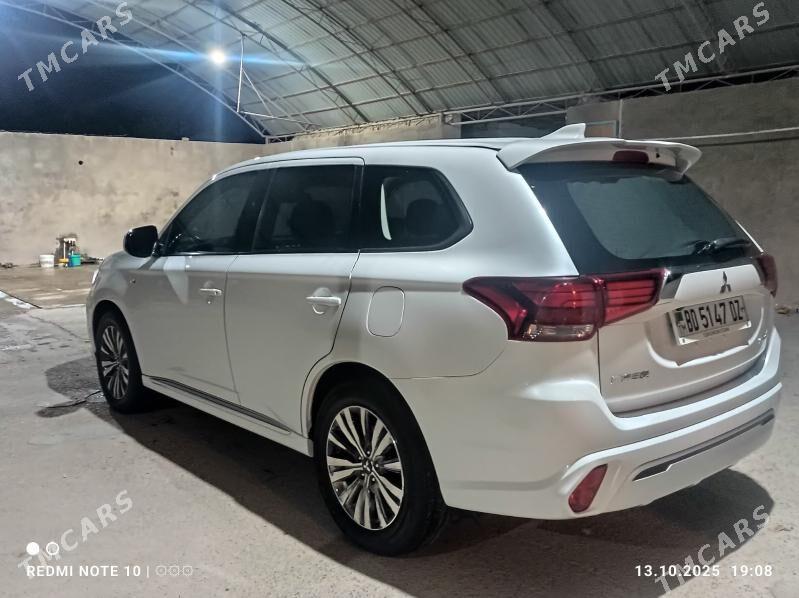 Mitsubishi Outlander 2022 - 300 000 TMT - Магданлы - img 7