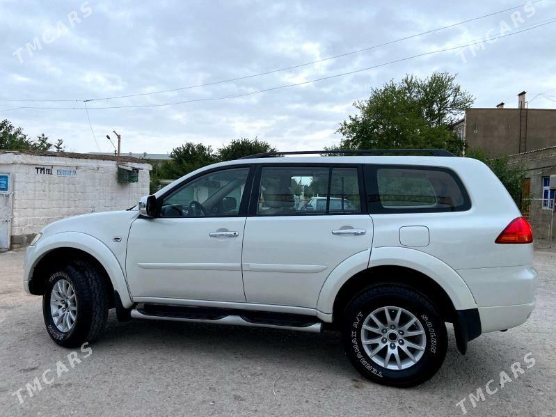 Mitsubishi Montero Sport 2013 - 250 000 TMT - Балканабат - img 4