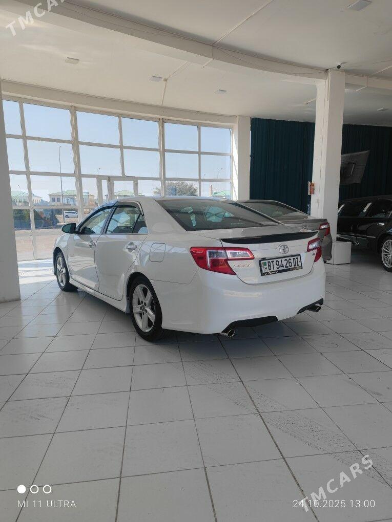 Toyota Camry 2013 - 235 000 TMT - Дашогуз - img 4