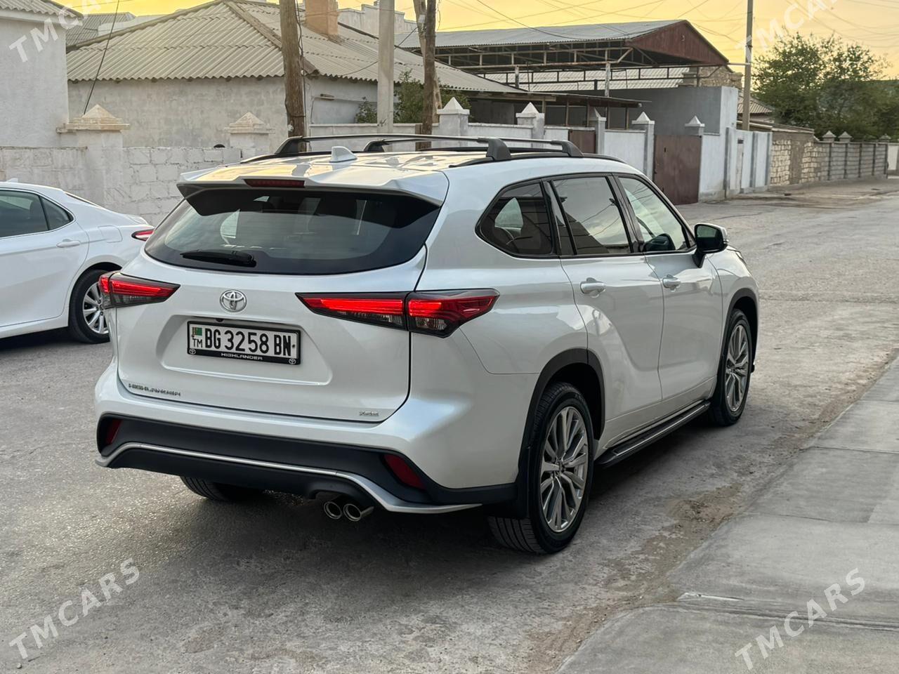 Toyota Highlander 2022 - 545 000 TMT - Balkanabat - img 2
