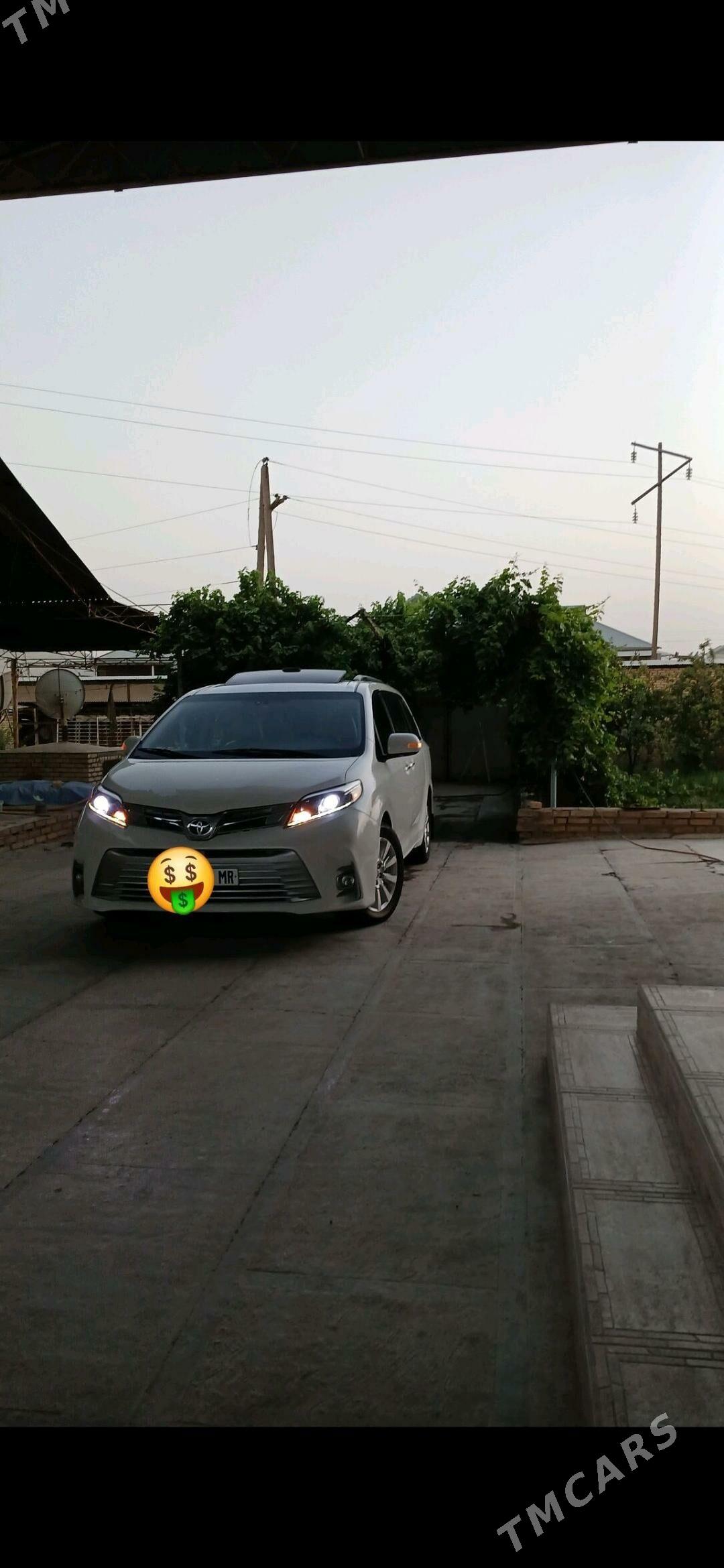Toyota Sienna 2019 - 510 000 TMT - Мары - img 9