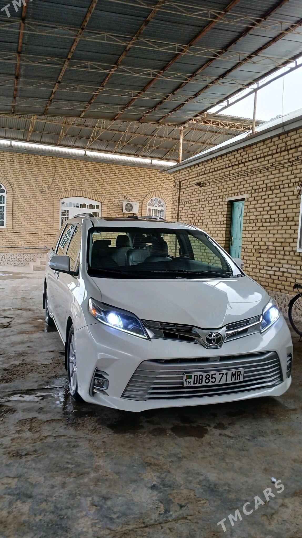 Toyota Sienna 2019 - 510 000 TMT - Мары - img 10