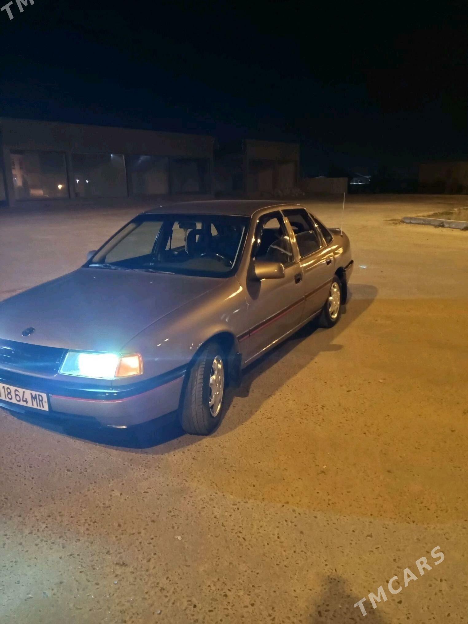 Opel Vectra 1990 - 35 000 TMT - Байрамали - img 6