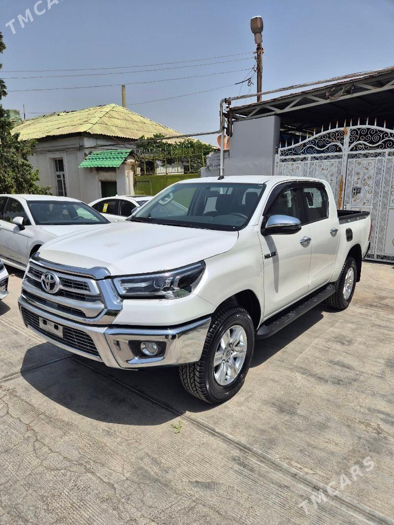 Toyota Hilux 2025 - 650 000 TMT - Aşgabat - img 3