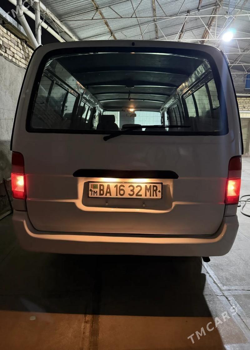 Toyota Hiace 2000 - 110 000 TMT - Мары - img 1
