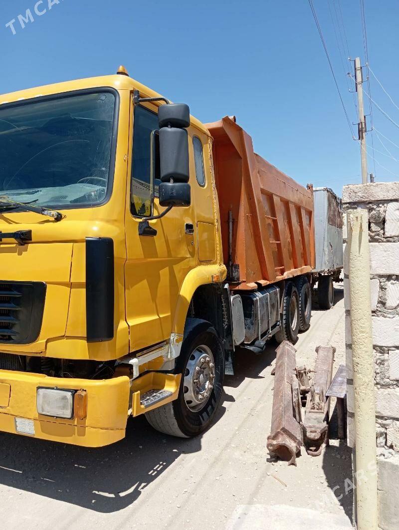 Howo Sinotruk 2012 - 360 000 TMT - Гумдаг - img 1