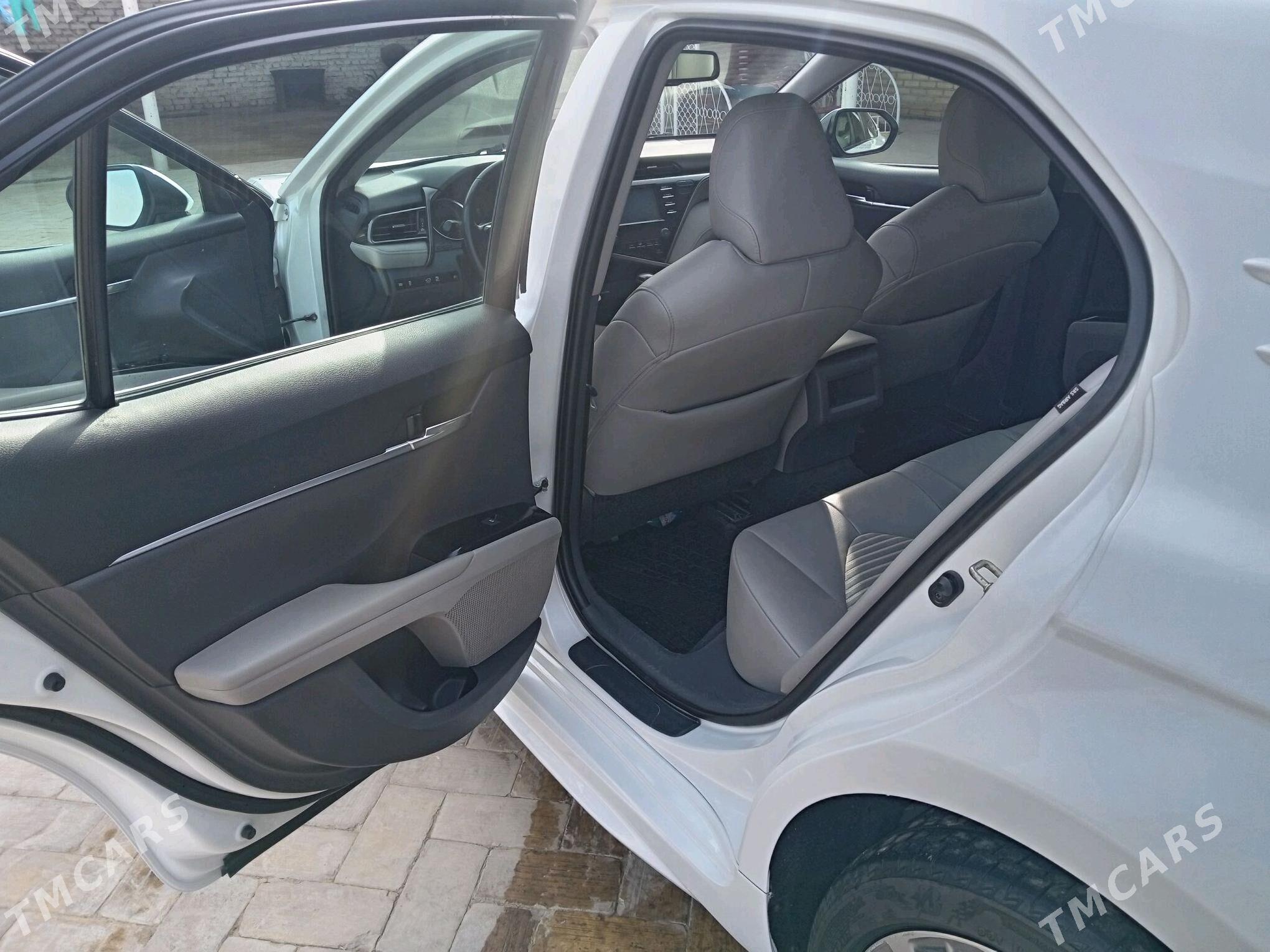Toyota Camry 2019 - 290 000 TMT - Мары - img 4