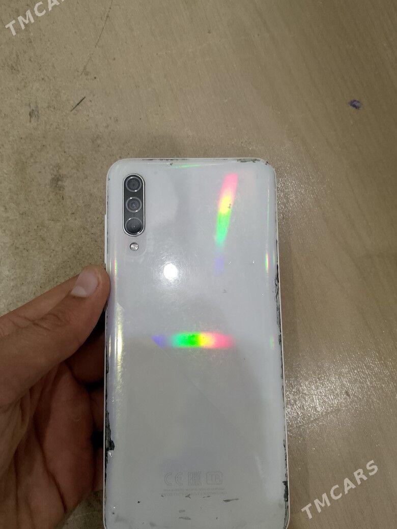 Samsung Galaxy 30S - Mary - img 3