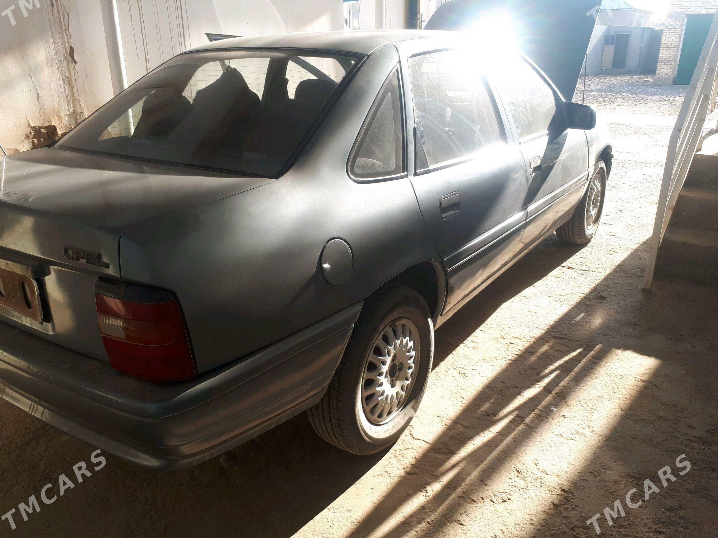 Opel Vectra 1989 - 30 000 TMT - етр. Туркменбаши - img 1