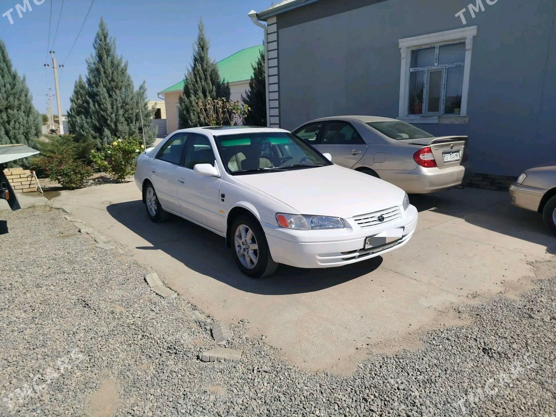 Toyota Camry 1999 - 125 000 TMT - Мары - img 1