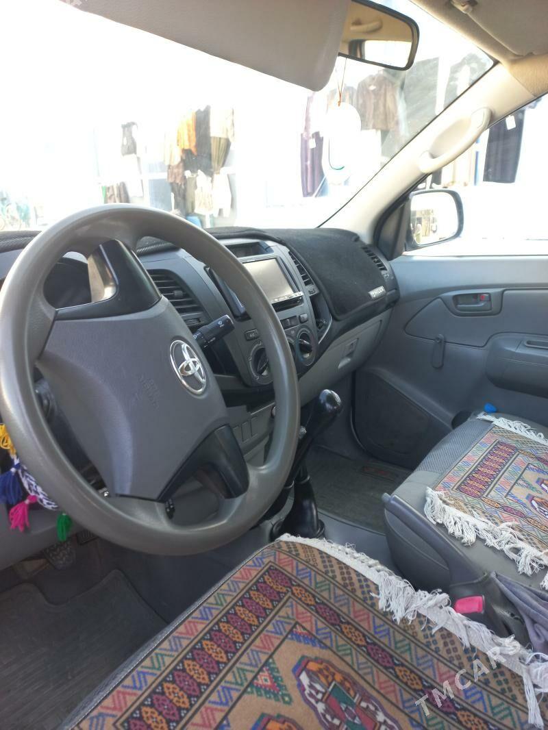 Toyota Hilux 2006 - 210 000 TMT - Bereket - img 5