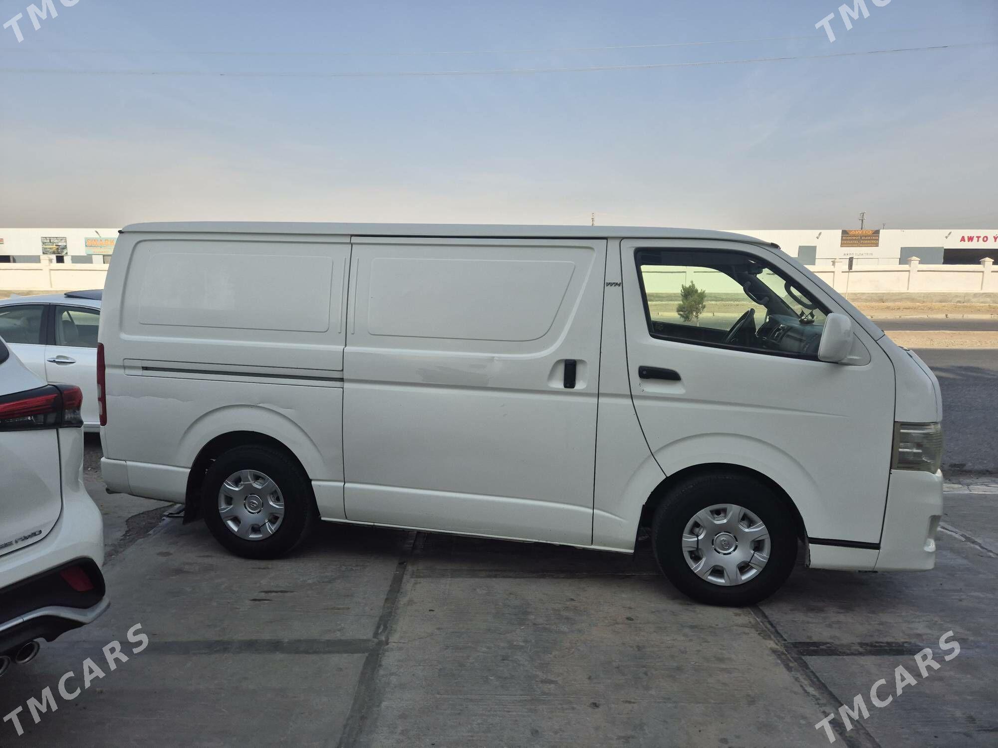 Toyota Hiace 2010 - 280 000 TMT - Мары - img 8