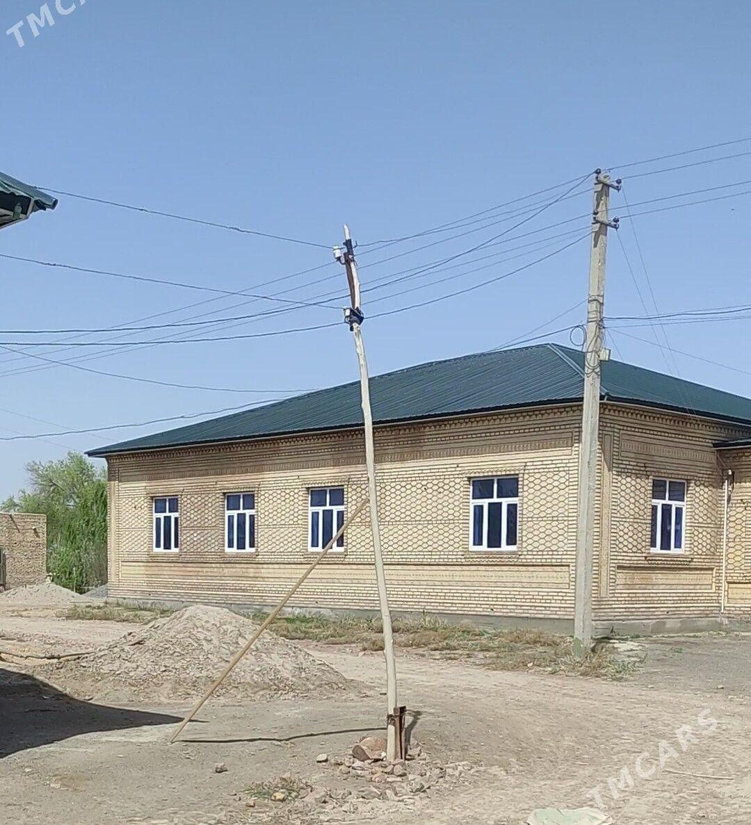 jay satylyk  8 Mart yab araoba - етр. Туркменбаши - img 3